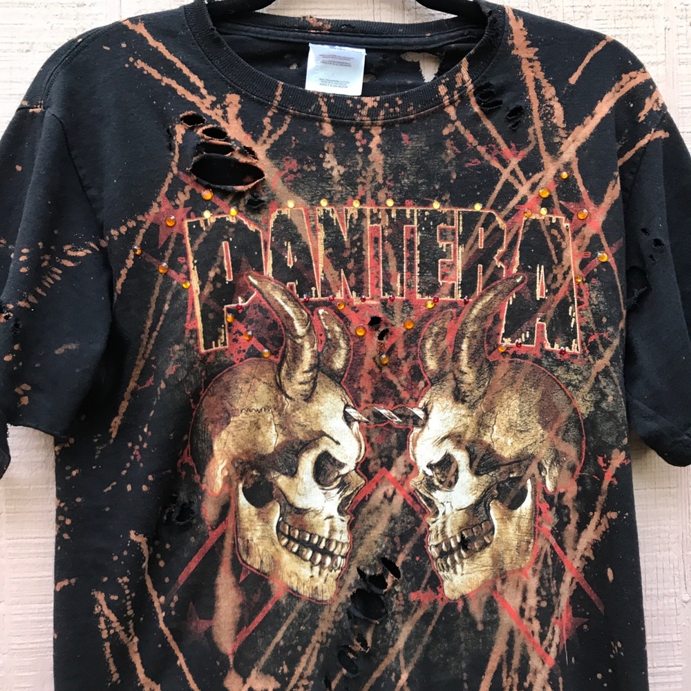 ▫️r e s t y l e d || ripped up bling Pantera tee▫️